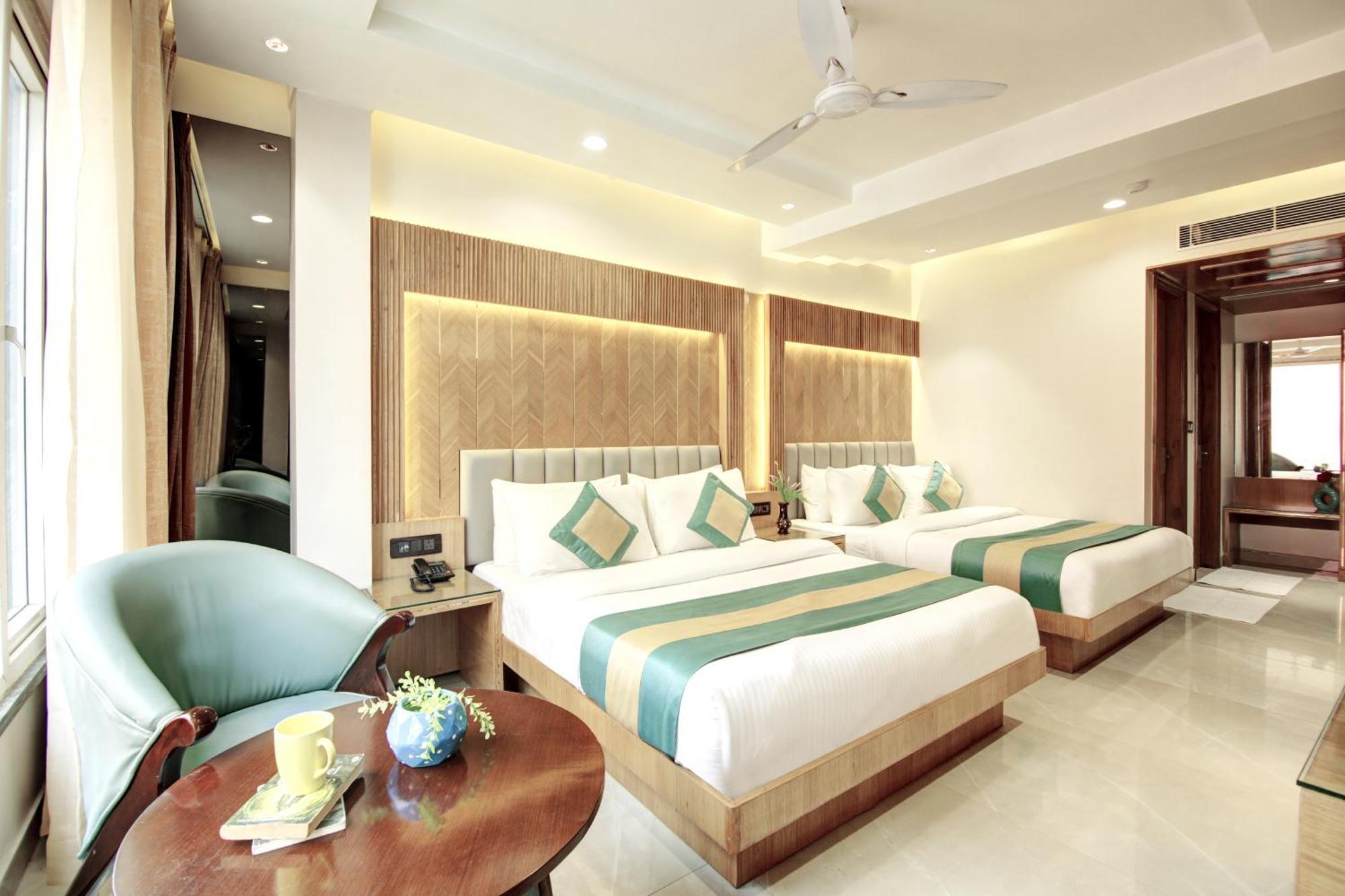 Hotel Krishna Plaza 'New Delhi' - By M S Hospitality Exterior photo